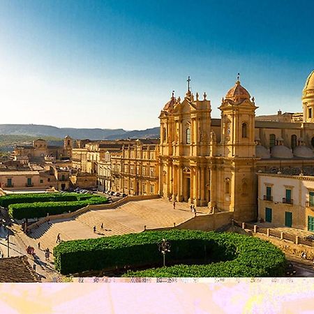 Vila Casa Vacanze La Collinetta Lavanda Noto Exteriér fotografie