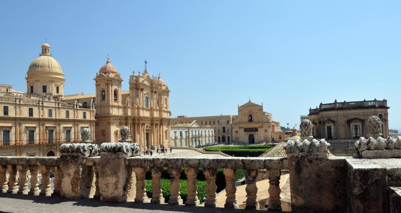 Vila Casa Vacanze La Collinetta Lavanda Noto Exteriér fotografie