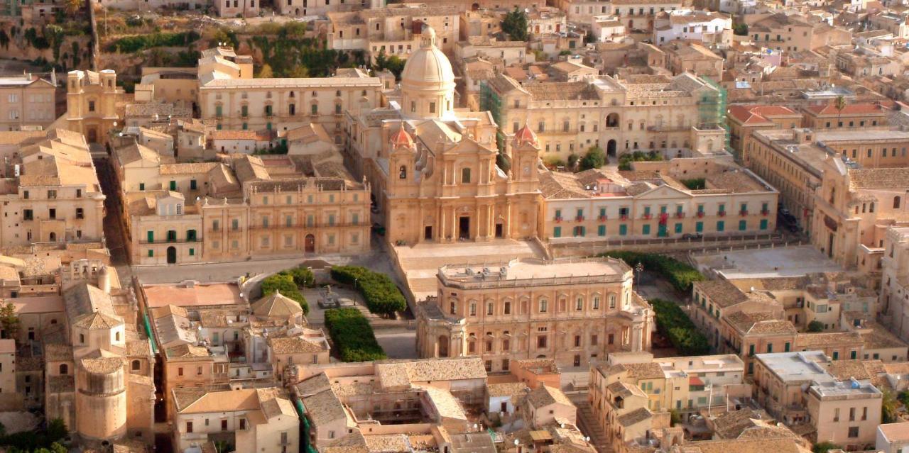 Vila Casa Vacanze La Collinetta Lavanda Noto Exteriér fotografie